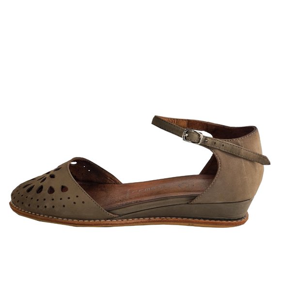 Jeffrey Campbell Women's Kalinda Perforated Flats - Picture 1 of 5